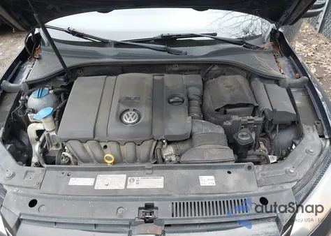 2014 Volkswagen Passat 2.5L S z USA, uszkodzony, nr VIN 1VWAP7A30EC003467